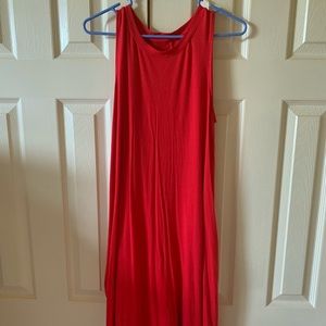 Size M, red dress